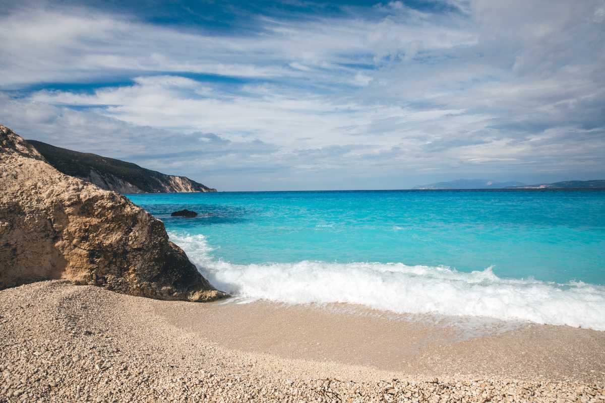 Le spiagge europee più affascinanti del 2026: 9 si trovano in Italia, prevalentemente in Sardegna. 23