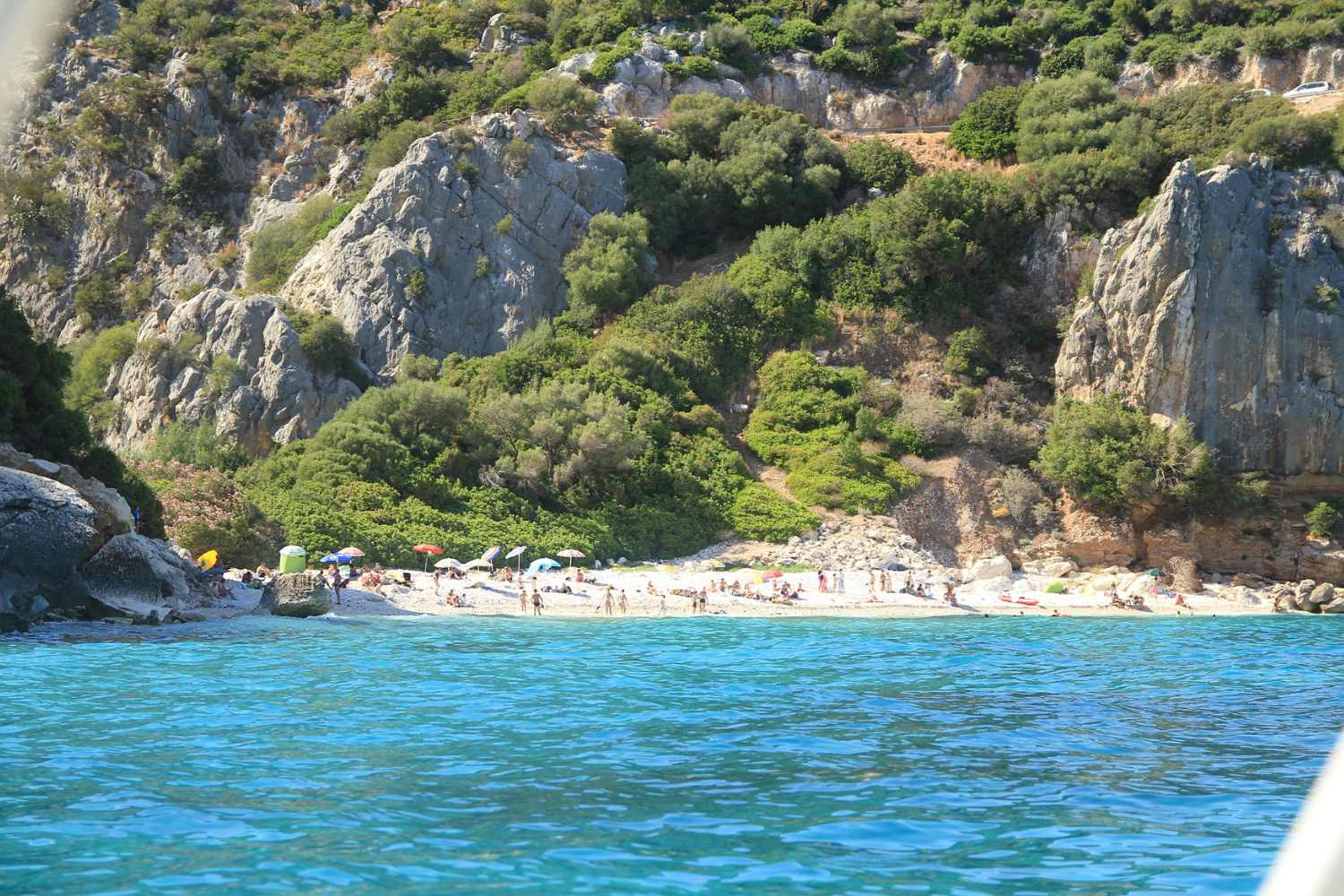 Le spiagge europee più affascinanti del 2026: 9 si trovano in Italia, prevalentemente in Sardegna. 27
