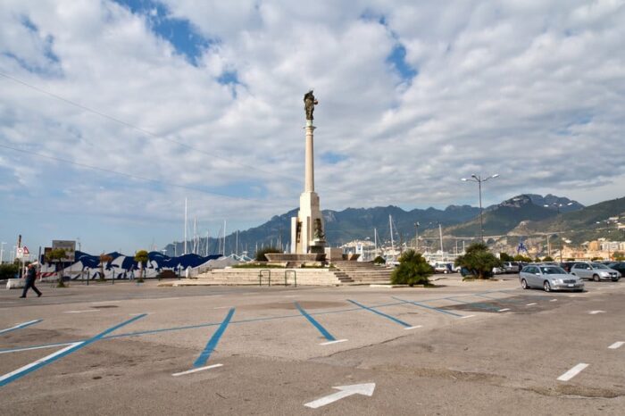 Negano Una Sigaretta: Botte A Piazza Della Concordia 3