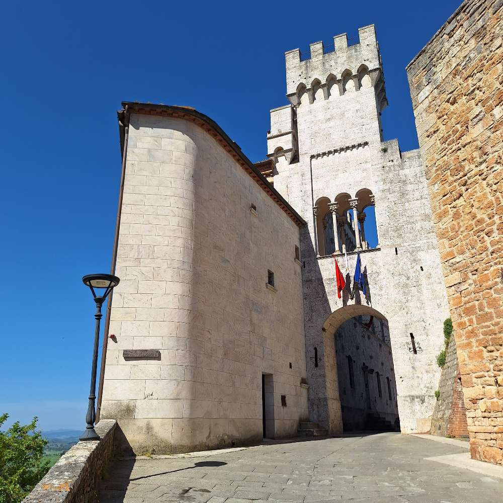 Oltre alla Val d’Orcia: un viaggio tra le splendide Crete Senesi e lungo la Via Francigena. 37