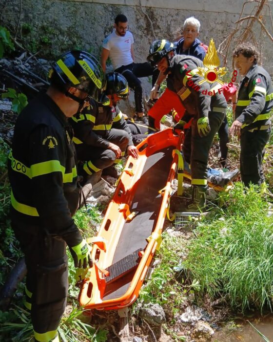 Perde Il Controllo Della Moto E Finisce In Un Burrone, Ferito 60Enne 3