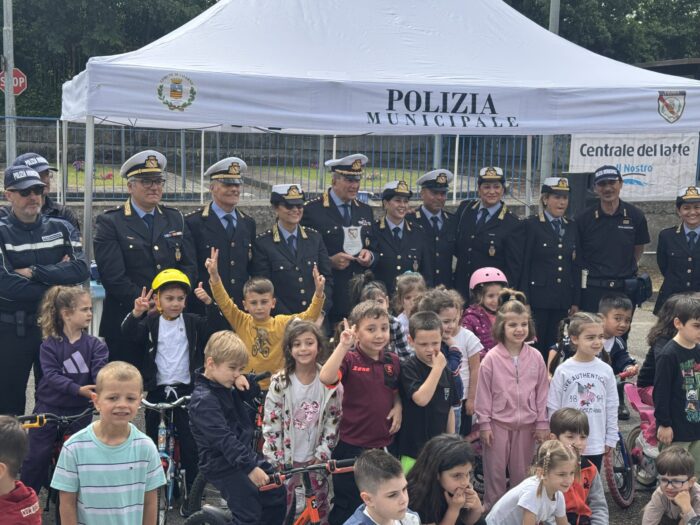 Sicurezza Stradale, Bimbi In Caserma Dalla Polizia Municipale 7