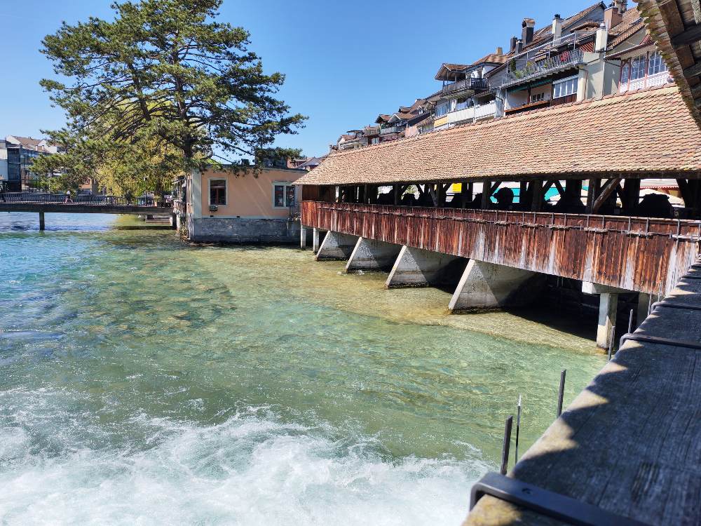 Ti accompagno sul Lago di Thun, tra fortezze medievali, corsi d'acqua e panorami straordinari che hanno affascinato anche Goethe. 35