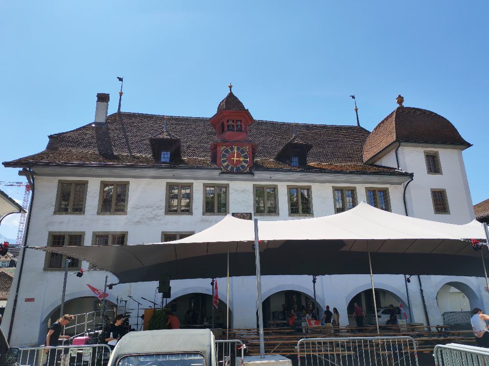 Ti accompagno sul Lago di Thun, tra fortezze medievali, corsi d'acqua e panorami straordinari che hanno affascinato anche Goethe. 29