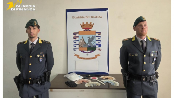 Trovato In Possesso Di Oltre 700 Grammi Di Cocaina, 23Enne Finisce In Manette 3