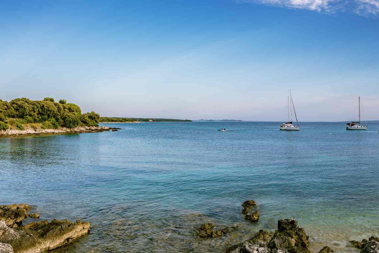 11 isole "nascoste" in Europa per sfuggire al turismo estivo del 2026. 15