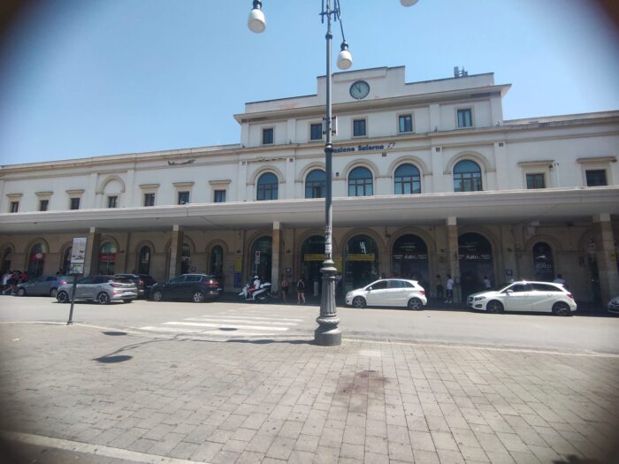 Agressione Davanti Alla Stazione: Colpi Di Bottiglie Tra Tre Extracomunitari 4 Agressione Davanti Alla Stazione: Colpi Di Bottiglie Tra Tre Extracomunitari 3