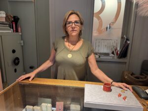 Bottega Orafa, Tentativo Di Colpo Nella Strada Delle Caserme 8 Bottega Orafa, Tentativo Di Colpo Nella Strada Delle Caserme 7