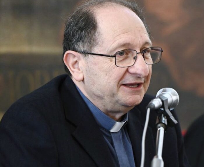 Calvanico, Lo Sdegno Di Monsignor Raimo Per L’Atto Vandalico Alla Chiesa Di San Michele 3