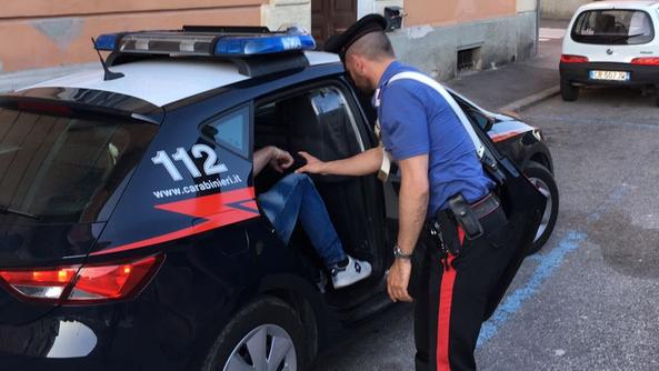 Detenzione Di Stupefacenti Ai Fini Di Spaccio, In Manette Pusher Salernitano 4 Detenzione Di Stupefacenti Ai Fini Di Spaccio, In Manette Pusher Salernitano 3