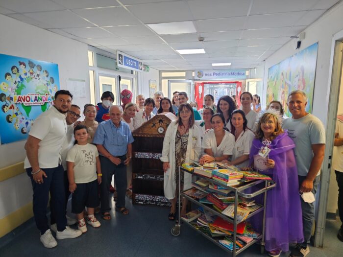 Donata Una Nuova Libreria In Pediatria All’Ospedale “Ruggi” Di Salerno 4 Donata Una Nuova Libreria In Pediatria All’Ospedale “Ruggi” Di Salerno 3