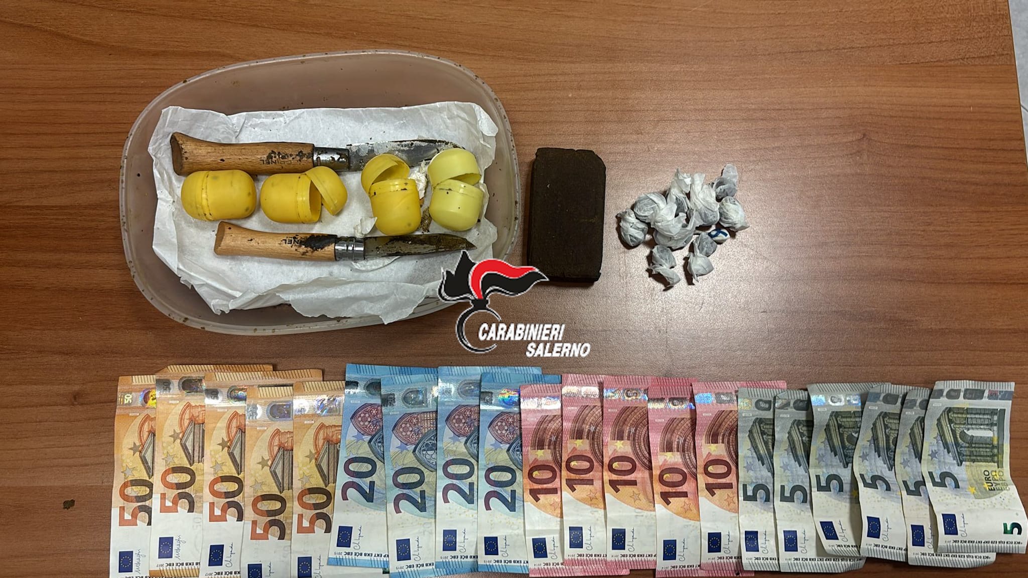 Droga Negli Ovetti Kinder, Fermato Dai Carabinieri 3
