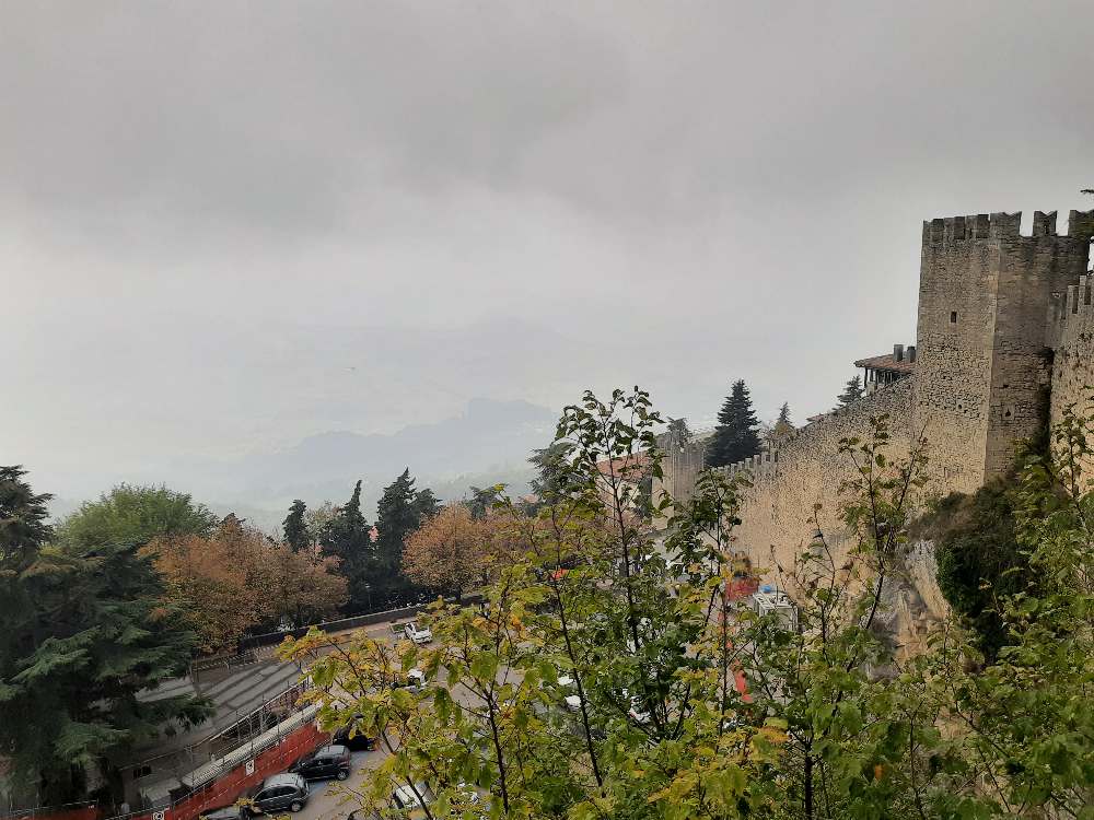 Esplorando San Marino, il mio percorso nella Repubblica più antica del pianeta che appare come un racconto di fantasia. 21