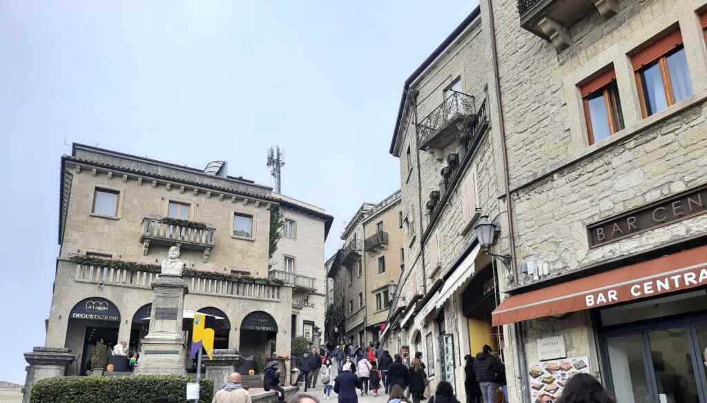 Esplorando San Marino, il mio percorso nella Repubblica più antica del pianeta che appare come un racconto di fantasia. 27