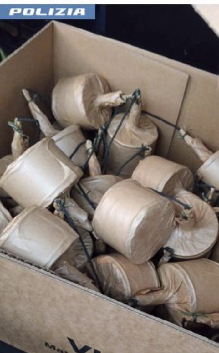 Mercatello, Sequestro…Esplosivo Della Questura Di Salerno 4 Mercatello, Sequestro…Esplosivo Della Questura Di Salerno 3