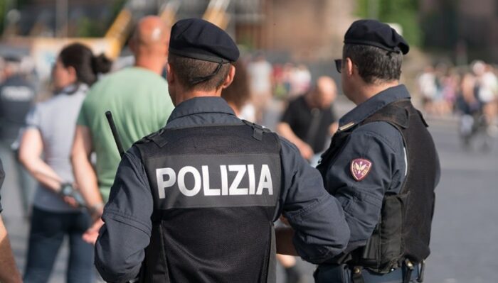 Minacce Agli Agenti Ed Aggressioni. La Polizia Di Stato Denuncia 2 “Ultras” Salernitani 4 Minacce Agli Agenti Ed Aggressioni. La Polizia Di Stato Denuncia 2 “Ultras” Salernitani 3