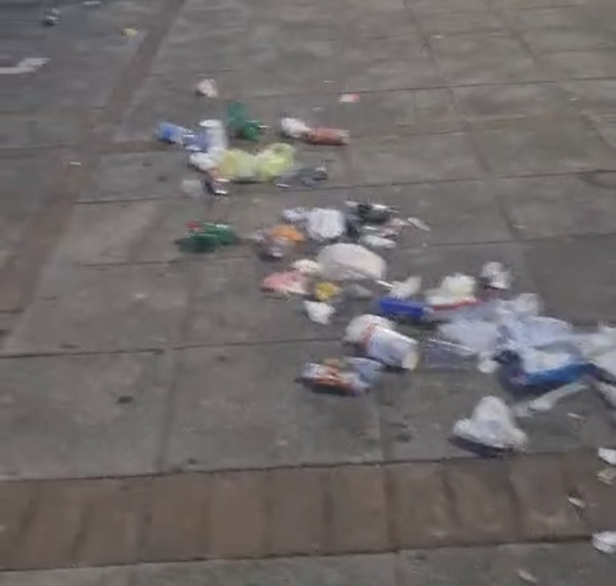 Piazza Gloriosi, Così Non Va: L’appello Ai Giovani 3