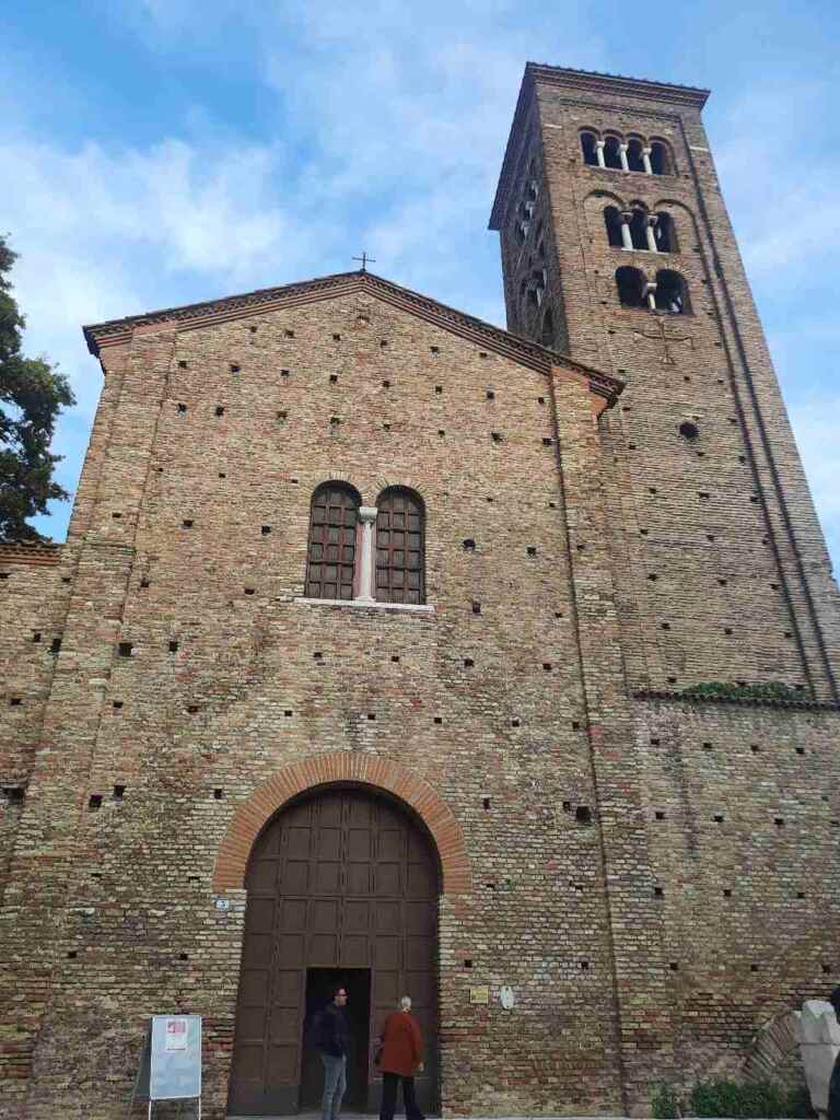 Scopriamo insieme le bellezze di Ravenna: attrazioni da non perdere nella città dei mosaici che affascina ad ogni angolo. 35