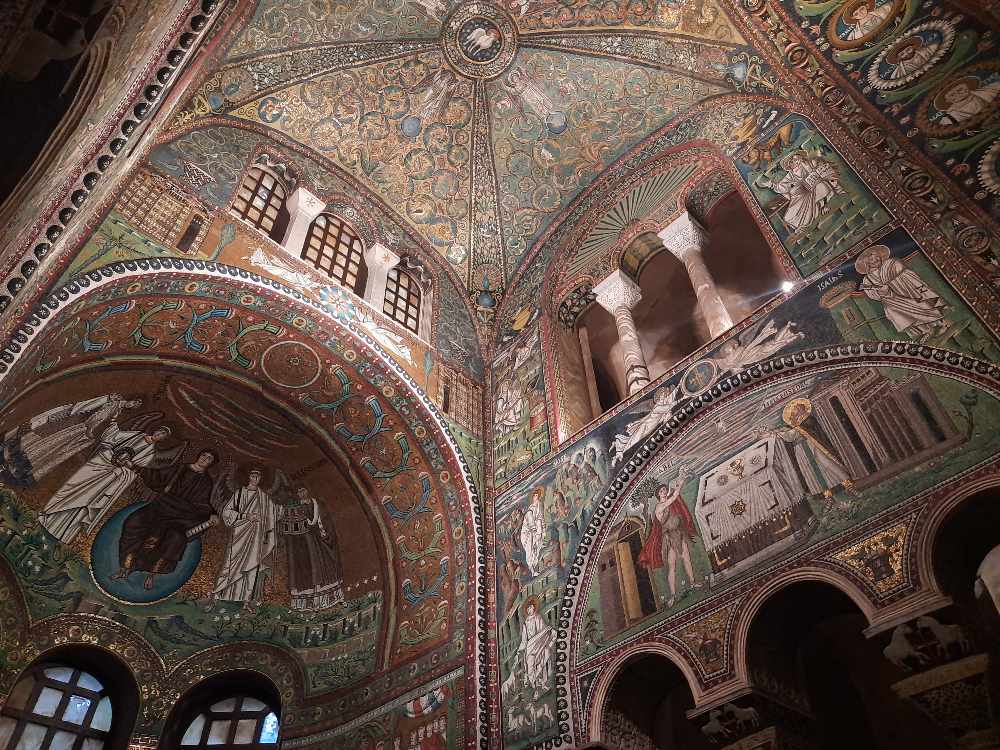 Scopriamo insieme le bellezze di Ravenna: attrazioni da non perdere nella città dei mosaici che affascina ad ogni angolo. 21