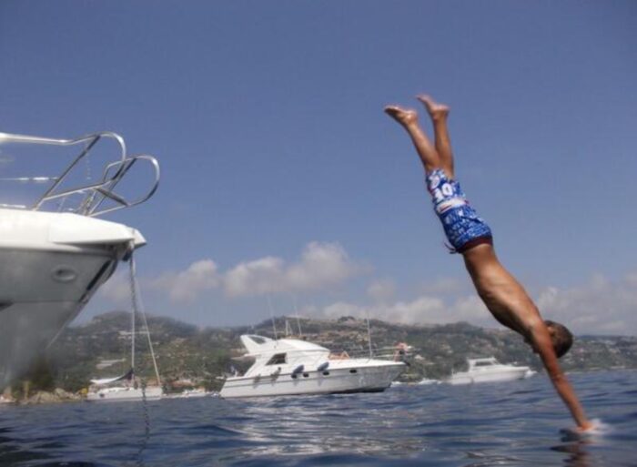 Si Ferisce Con Le Eliche Del Motore Dopo Un Tuffo 4 Si Ferisce Con Le Eliche Del Motore Dopo Un Tuffo 3