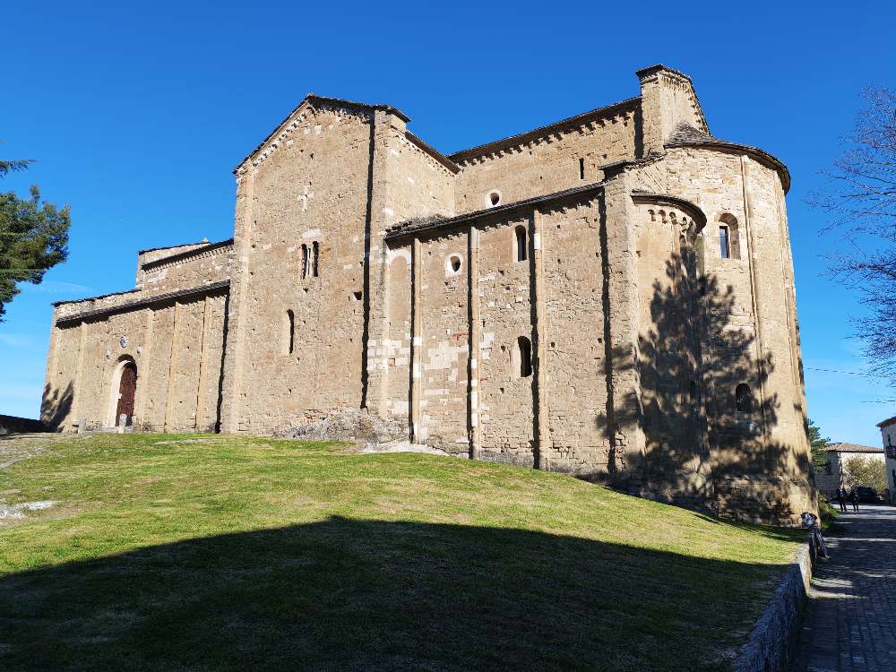 Ti accompagno alla scoperta dei borghi più affascinanti della Romagna, con panorami mozzafiato sul mare. 31