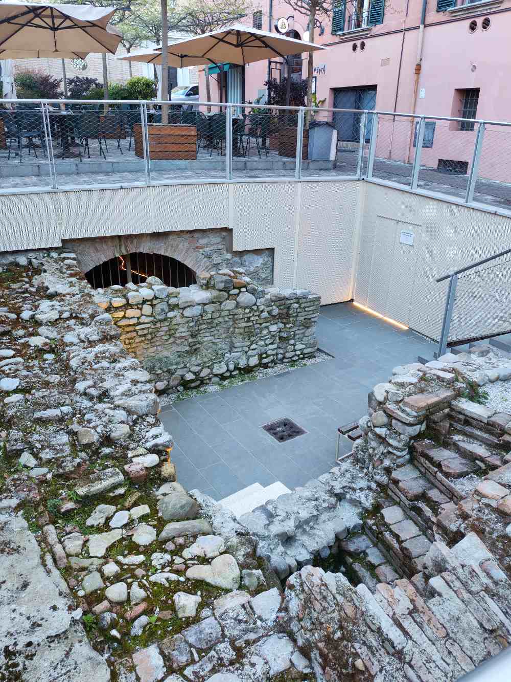 Ti accompagno alla scoperta dei borghi più affascinanti della Romagna, con panorami mozzafiato sul mare. 23