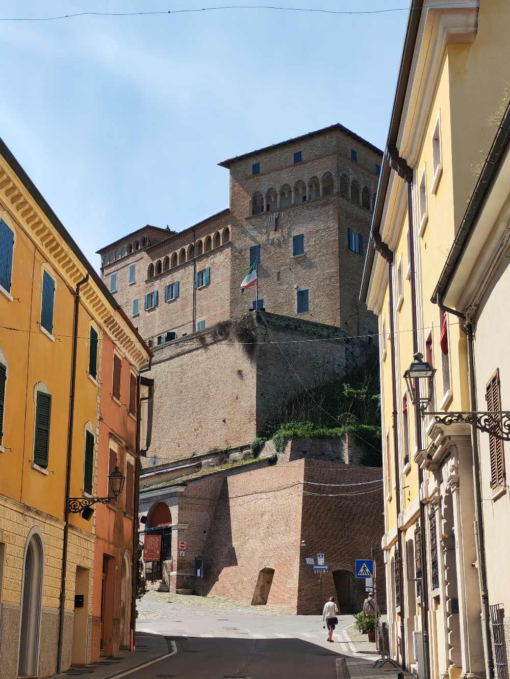 Ti accompagno alla scoperta dei borghi più affascinanti della Romagna, con panorami mozzafiato sul mare. 37