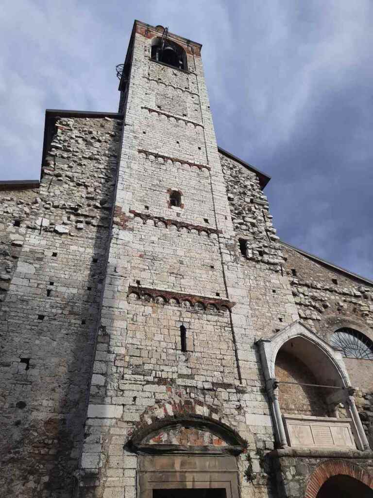 Ti accompagno in un fine settimana sul Lago d’Iseo, esplorando i borghi più affascinanti e una pista ciclabile panoramica a strapiombo sull'acqua. 41