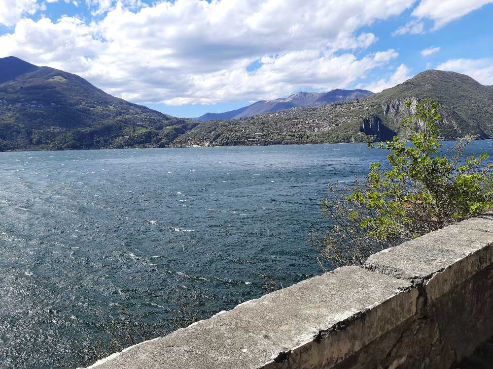 Ti accompagno in un fine settimana sul Lago d’Iseo, esplorando i borghi più affascinanti e una pista ciclabile panoramica a strapiombo sull'acqua. 35