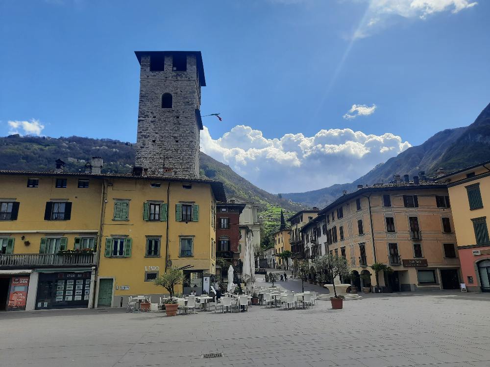Ti accompagno in un fine settimana sul Lago d’Iseo, esplorando i borghi più affascinanti e una pista ciclabile panoramica a strapiombo sull'acqua. 29