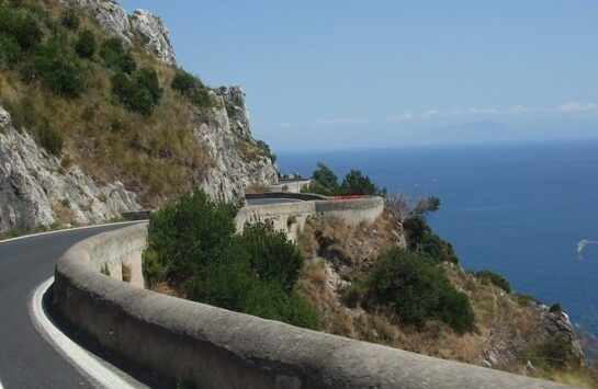 50Enne Muore In Moto Schiantandosi Contro Un Camion, Forse Abbagliato Dal Sole 3