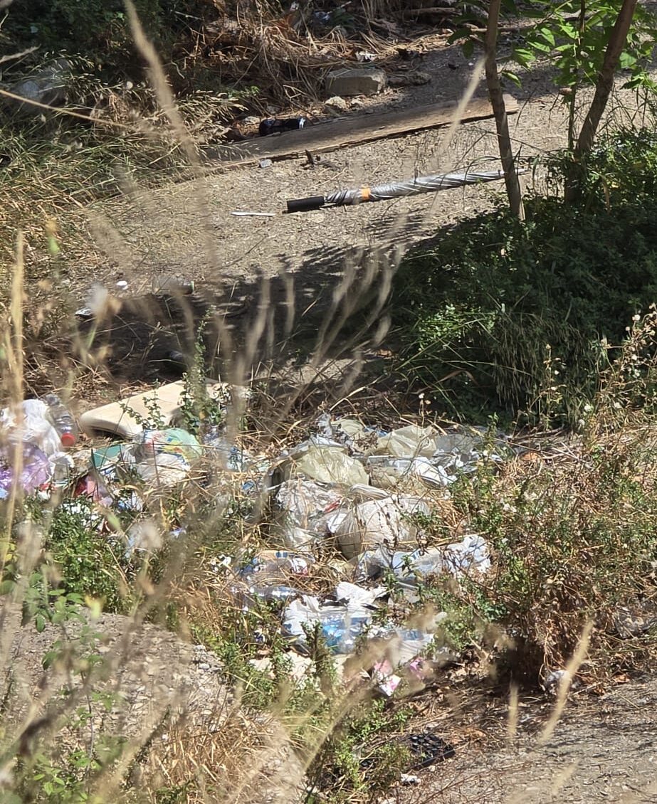 Discarica Sull’irno, Rifiuti Verso Il Mare. La Segnalazione Dei Residenti 8 Discarica Sull’irno, Rifiuti Verso Il Mare. La Segnalazione Dei Residenti 7