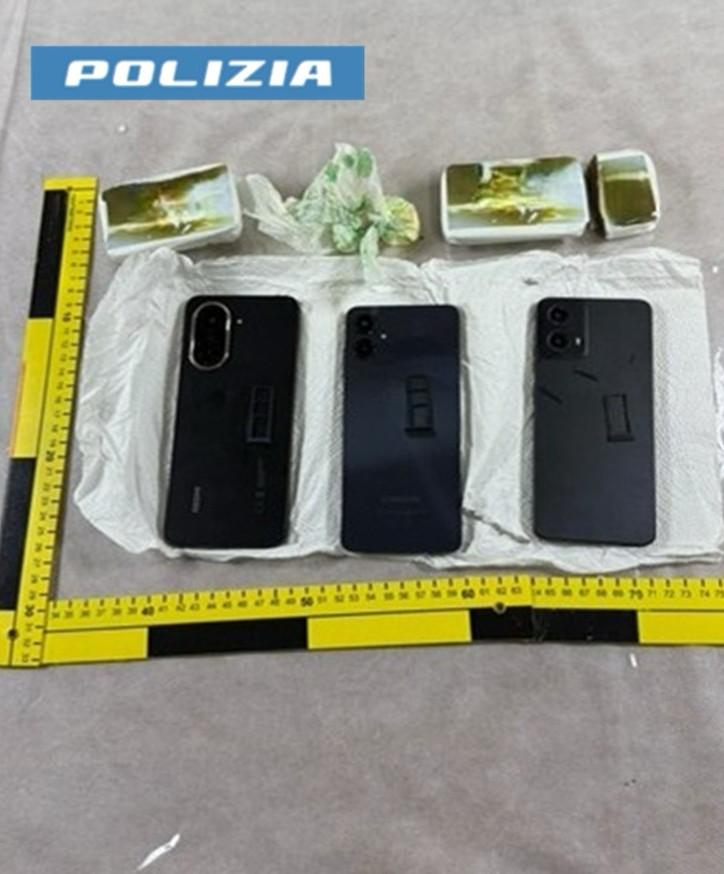 Drone Con Droga E Telefoni Sorvola Il Carcere, La Polizia Di Stato Lo Blocca 7