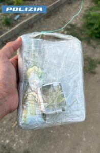 Drone Con Droga E Telefoni Sorvola Il Carcere, La Polizia Di Stato Lo Blocca 11