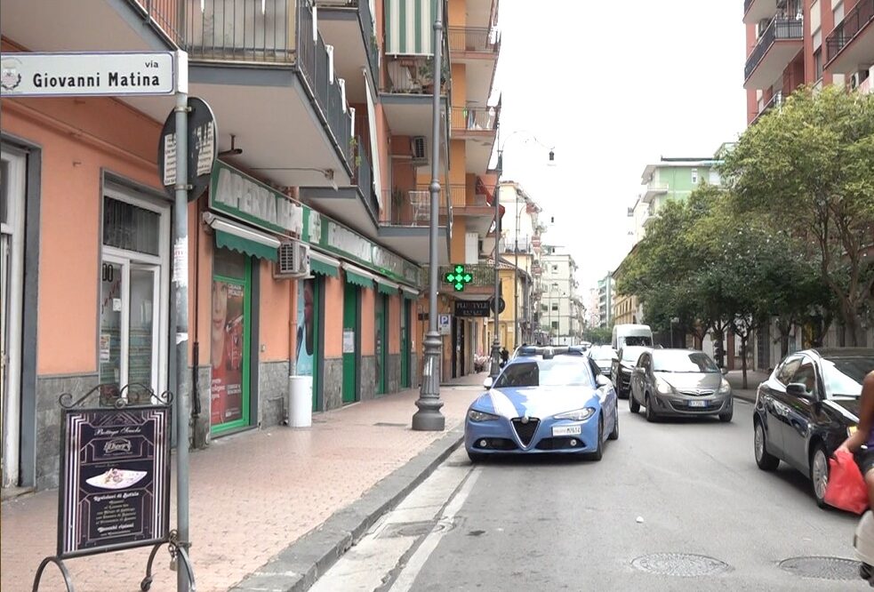 Due Rapine In Pochi Minuti Tra Farmacia E Supermercato, La Polizia Ferma Una Persona 6 Due Rapine In Pochi Minuti Tra Farmacia E Supermercato, La Polizia Ferma Una Persona 5