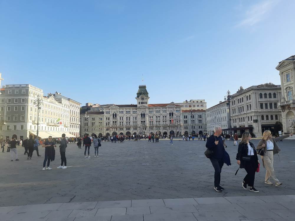 Esplora Trieste: attrazioni da visitare in un giorno, incluso il suggestivo tramonto dal Castello di Miramare. 23