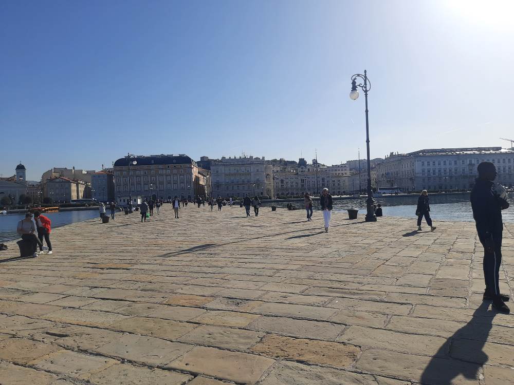 Esplora Trieste: attrazioni da visitare in un giorno, incluso il suggestivo tramonto dal Castello di Miramare. 25