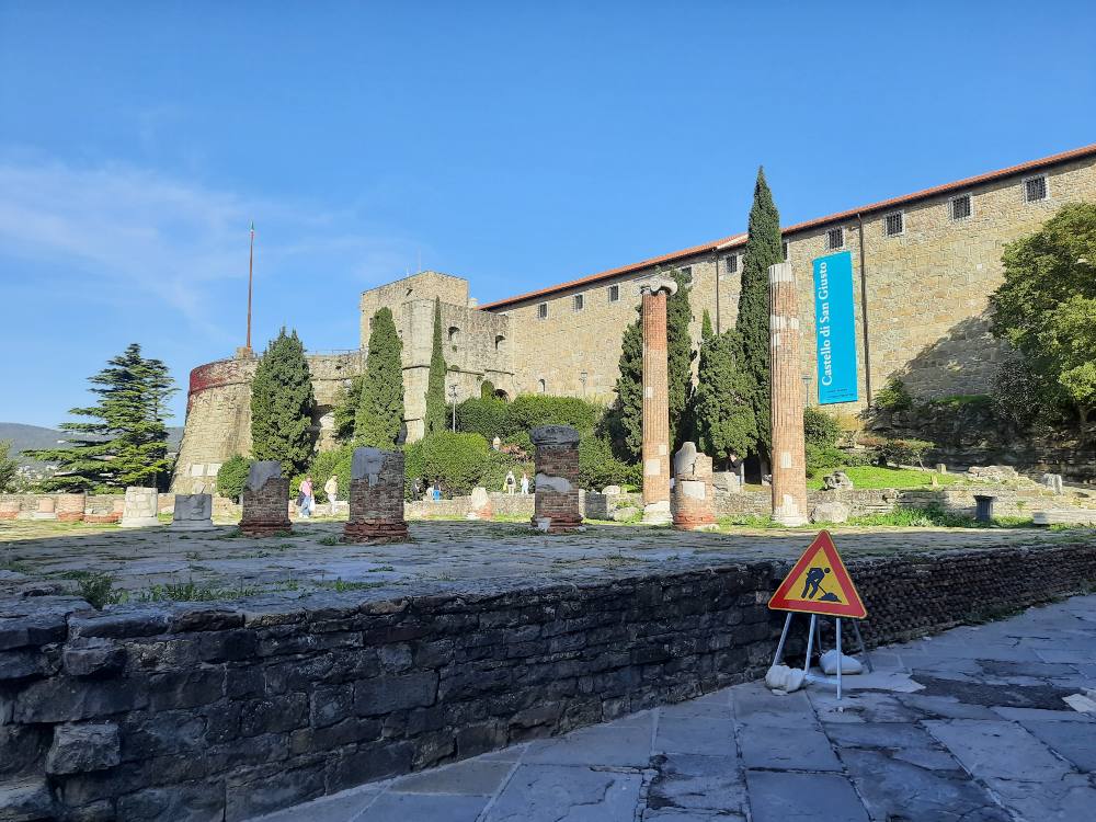 Esplora Trieste: attrazioni da visitare in un giorno, incluso il suggestivo tramonto dal Castello di Miramare. 37