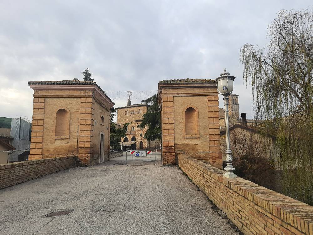 Ho visitato Bevagna e ti racconto perché dovresti visitare questo borgo medievale umbro almeno una volta nella vita. 21