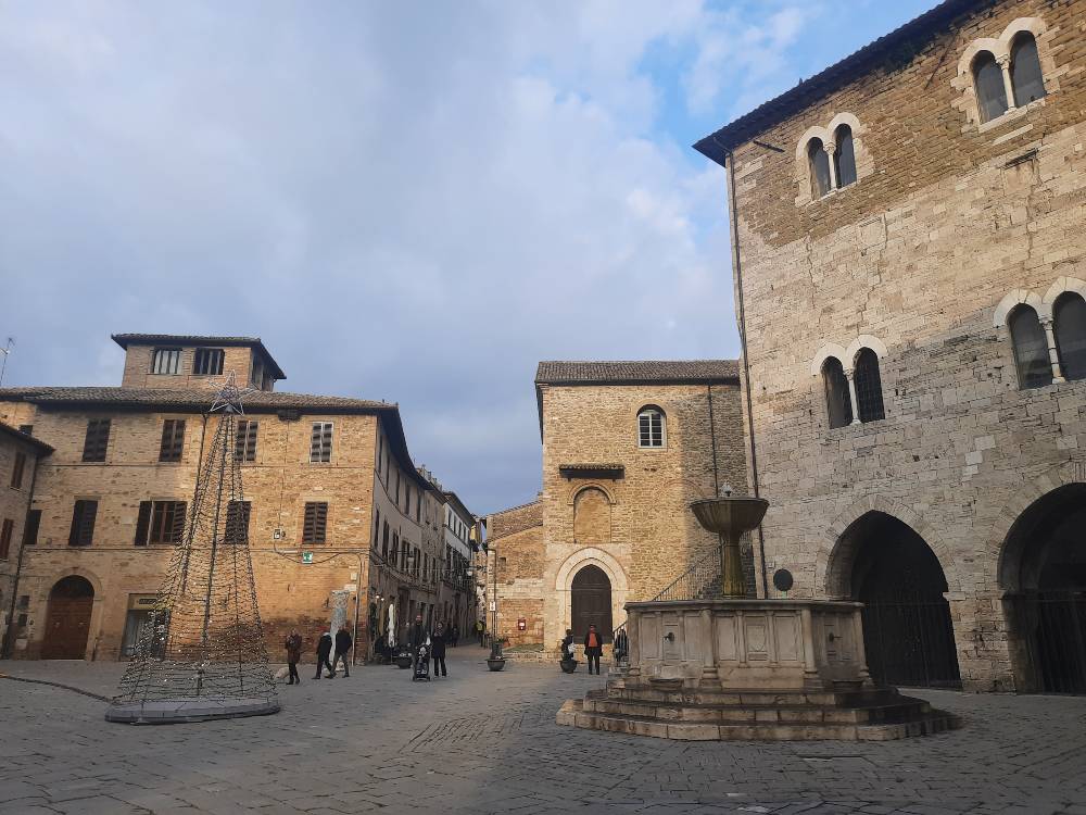 Ho visitato Bevagna e ti racconto perché dovresti visitare questo borgo medievale umbro almeno una volta nella vita. 23