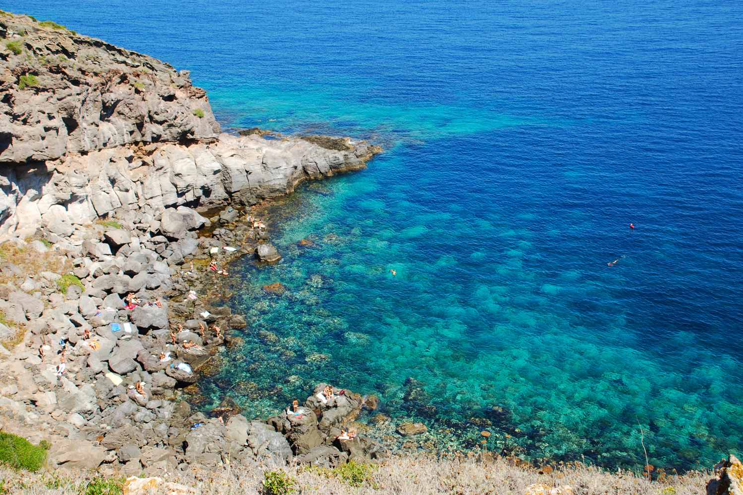 Le sei spiagge gratuite e incontaminate d'Italia selezionate dal Guardian. 19