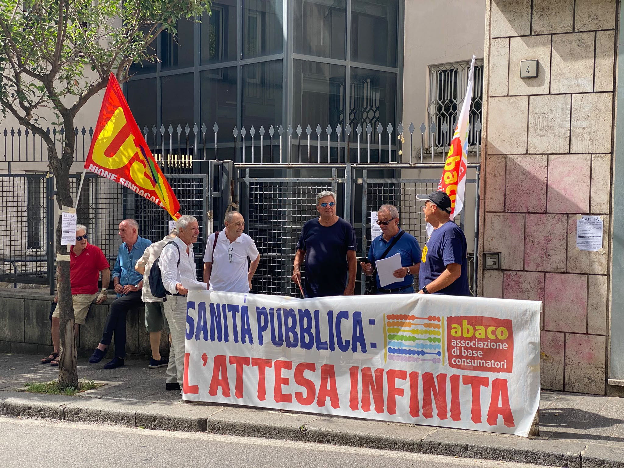 Liste D’Attesa, Presidio Davanti All’Asl Di Salerno 8 Liste D’Attesa, Presidio Davanti All’Asl Di Salerno 7