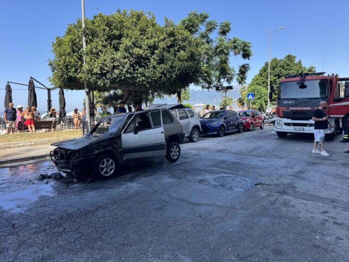 Mercatello, Auto Esplode Sul Lungomare Colombo: Traffico In Titl – 3