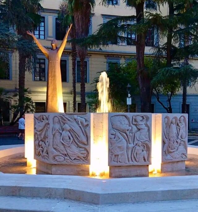 Piazza San Francesco Rinasce, Ora Va Difesa 6 Piazza San Francesco Rinasce, Ora Va Difesa 5
