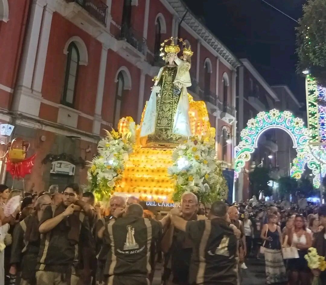 Processione Della Madonna Del Carmine, Il Caldo Non Ferma La Fede – 4 Processione Della Madonna Del Carmine, Il Caldo Non Ferma La Fede – 3