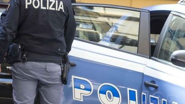 Sarno, La Polizia Di Stato Scopre Carrozzeria Abusiva E Autocarro Rubato 3