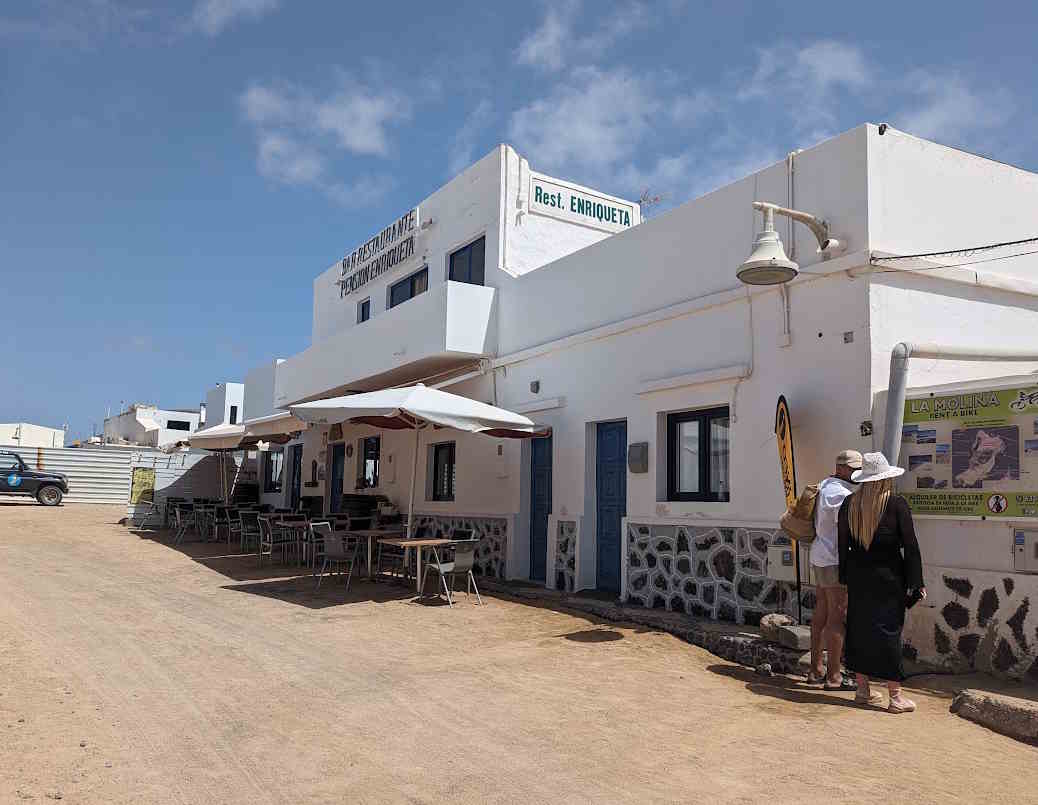 Scoperta l'ottava isola delle Canarie: priva di asfalto e veicoli, è la più "Graciosa" di tutte. 32 Scoperta l'ottava isola delle Canarie: priva di asfalto e veicoli, è la più "Graciosa" di tutte. 31