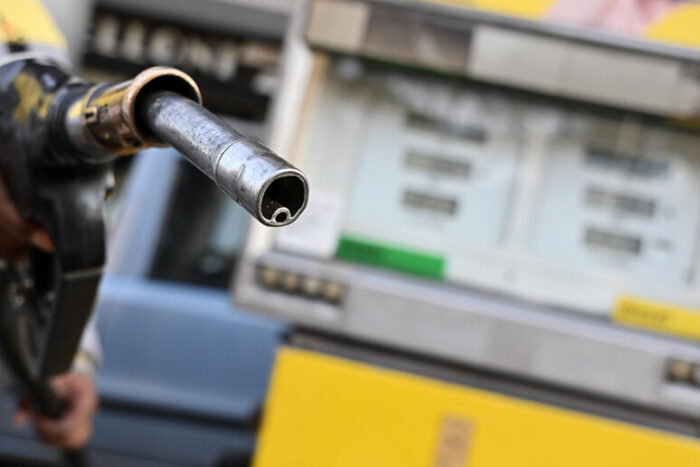 Unione Consumatori: “Prezzi Carburante Salgono Come Razzi E Scendono Come Piume “ 3