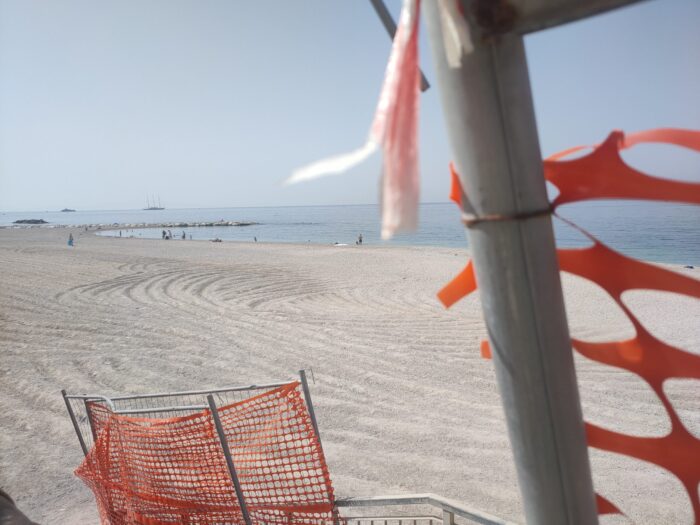 Universo Beach, I Bagnanti Non Mollano 4 Universo Beach, I Bagnanti Non Mollano 3