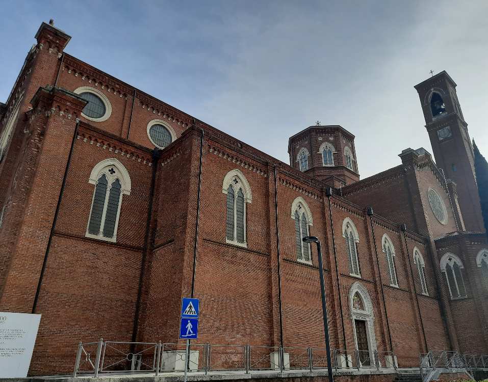 Visita a Bassano del Grappa: ecco perché attraversare il famoso Ponte degli Alpini è un'esperienza da non perdere. 27